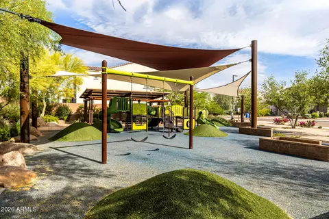View/Area - 3557 E Tina Dr, Phoenix, AZ 85050 photo 1 of 8