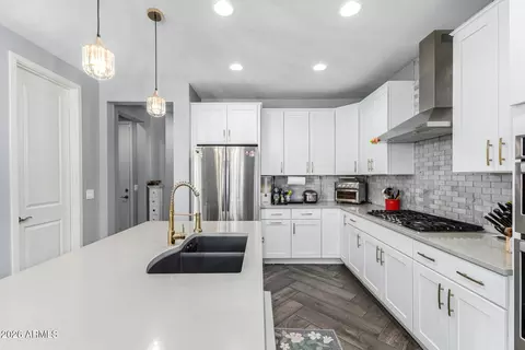 Kitchen - 3557 E Tina Dr, Phoenix, AZ 85050 photo 2 of 2