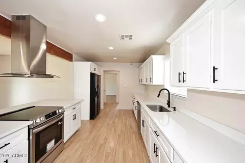 Kitchen - 2002 W Turney Ave, Phoenix, AZ 85015 photo 2 of 5