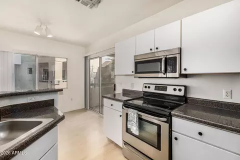 1295 N Ash St #828, Gilbert, AZ 85233