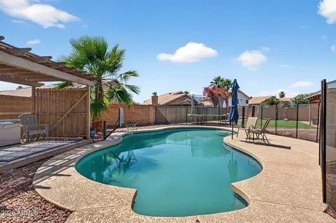 Exterior - 4719 E Rockledge Rd, Phoenix, AZ 85044 photo 7 of 11