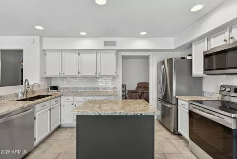 Kitchen - 4719 E Rockledge Rd, Phoenix, AZ 85044 photo 2 of 7