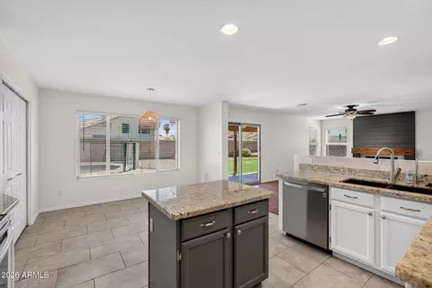 Kitchen - 4719 E Rockledge Rd, Phoenix, AZ 85044 photo 7 of 8