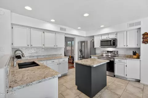 Kitchen - 4719 E Rockledge Rd, Phoenix, AZ 85044 photo 3 of 7