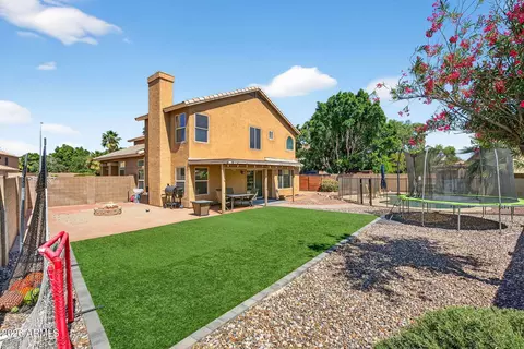 Exterior - 4719 E Rockledge Rd, Phoenix, AZ 85044 photo 4 of 11