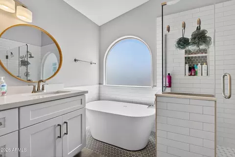Bath - 4719 E Rockledge Rd, Phoenix, AZ 85044 photo 3 of 6