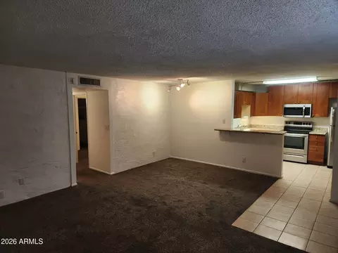 Living - 3230 E Pinchot Ave #3, Phoenix, AZ 85018 photo 1 of 6