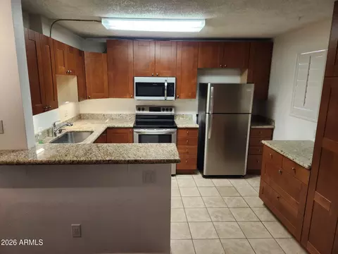 Kitchen - 3230 E Pinchot Ave #3, Phoenix, AZ 85018 photo 1 of 6