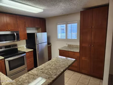 Kitchen - 3230 E Pinchot Ave #3, Phoenix, AZ 85018 photo 2 of 6
