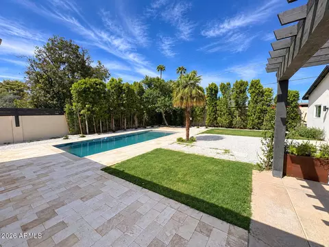 Exterior - 4048 Edgemont Ave, Phoenix, AZ 85008 photo 5 of 9
