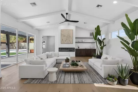 Living - 4048 Edgemont Ave, Phoenix, AZ 85008 photo 4 of 5
