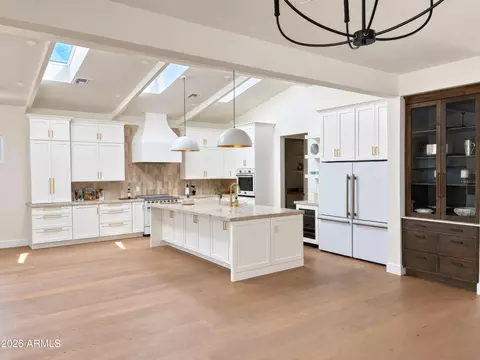 Kitchen - 4048 Edgemont Ave, Phoenix, AZ 85008 photo 1 of 7