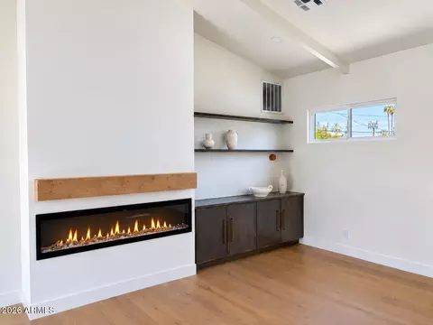 Living - 4048 Edgemont Ave, Phoenix, AZ 85008 photo 2 of 3