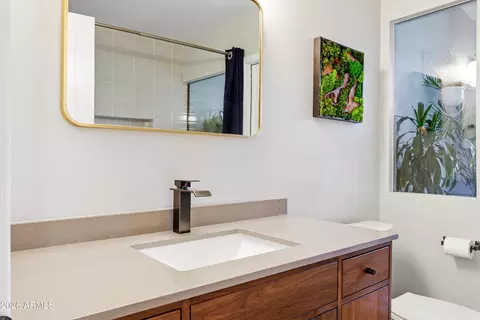 Bath - 7528 N 6th Pl, Phoenix, AZ 85020 photo 4 of 6