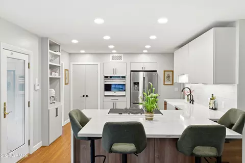 Kitchen - 7528 N 6th Pl, Phoenix, AZ 85020 photo 4 of 5