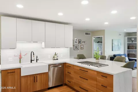 Kitchen - 7528 N 6th Pl, Phoenix, AZ 85020 photo 1 of 5