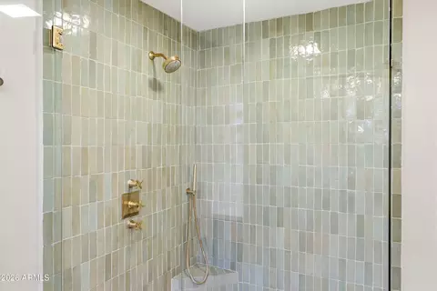 Bath - 7528 N 6th Pl, Phoenix, AZ 85020 photo 3 of 6