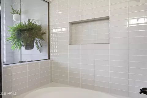 Bath - 7528 N 6th Pl, Phoenix, AZ 85020 photo 5 of 6