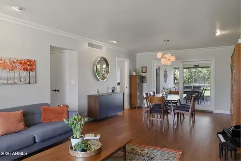 Dining - 7528 N 6th Pl, Phoenix, AZ 85020 photo 2 of 4