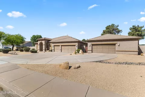 584 S Granite St, Gilbert, AZ 85296