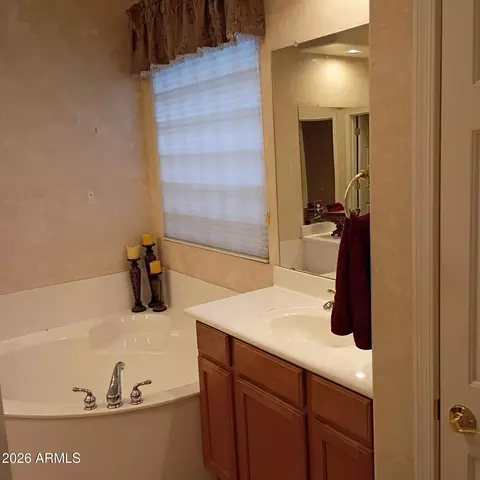 Bath - 26231 N 45th Dr, Phoenix, AZ 85083 photo 3 of 3