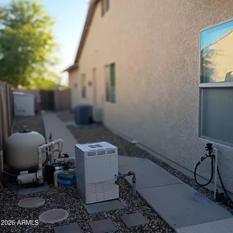 Exterior - 26231 N 45th Dr, Phoenix, AZ 85083 photo 7 of 11