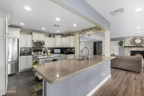 Kitchen - 3650 E Quenton Dr #5, Mesa, AZ 85215 photo 1 of 5