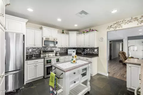 Kitchen - 3650 E Quenton Dr #5, Mesa, AZ 85215 photo 2 of 5