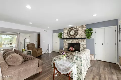 Living - 3650 E Quenton Dr #5, Mesa, AZ 85215 photo 1 of 5