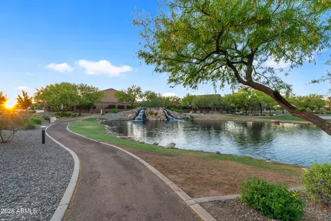 View/Area - 3926 E Cassia Ln, Gilbert, AZ 85298 photo 3 of 11