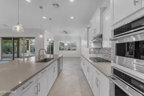 Kitchen - 3926 E Cassia Ln, Gilbert, AZ 85298 photo 2 of 4