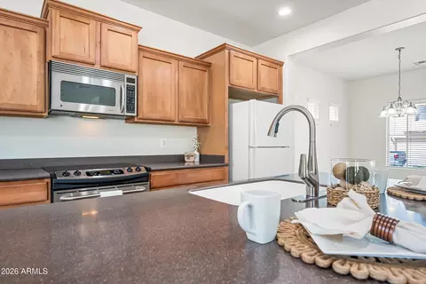 Kitchen - 11153 E Sonrisa Ave, Mesa, AZ 85212 photo 4 of 6