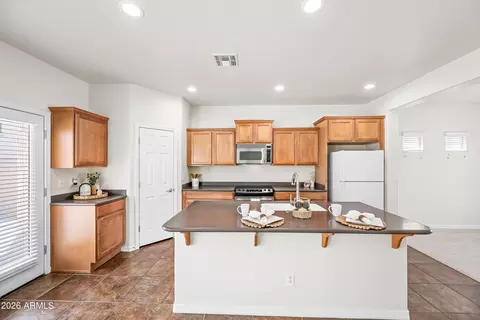Kitchen - 11153 E Sonrisa Ave, Mesa, AZ 85212 photo 3 of 6
