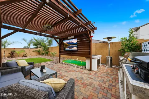 Exterior - 2208 E Palmdale Ln, Gilbert, AZ 85298 photo 8 of 14