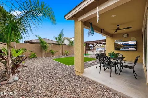 Exterior - 2208 E Palmdale Ln, Gilbert, AZ 85298 photo 10 of 14