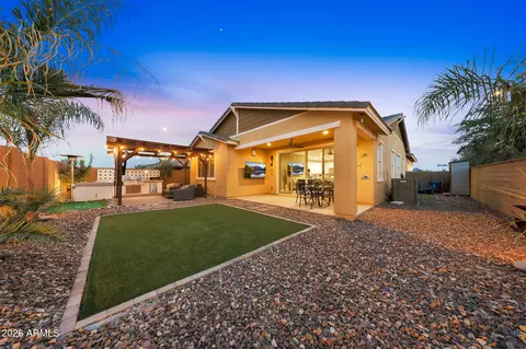 Exterior - 2208 E Palmdale Ln, Gilbert, AZ 85298 photo 5 of 14