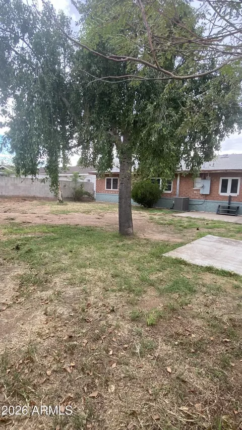 Exterior - 2831 N 33rd Pl, Phoenix, AZ 85008 photo 2 of 3