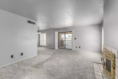 Living - 8231 N 21st Dr #E208, Phoenix, AZ 85021 photo 2 of 3