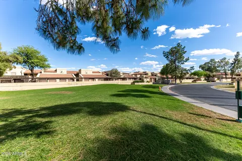 Exterior - 8231 N 21st Dr #E208, Phoenix, AZ 85021 photo 8 of 11