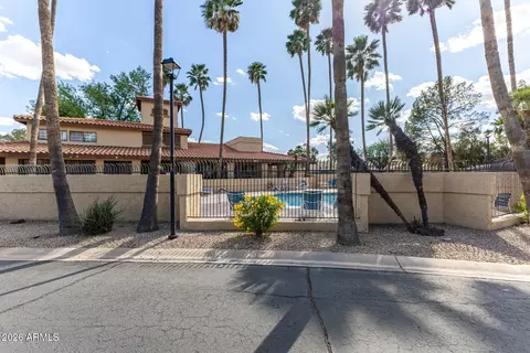 Exterior - 8231 N 21st Dr #E208, Phoenix, AZ 85021 photo 7 of 11