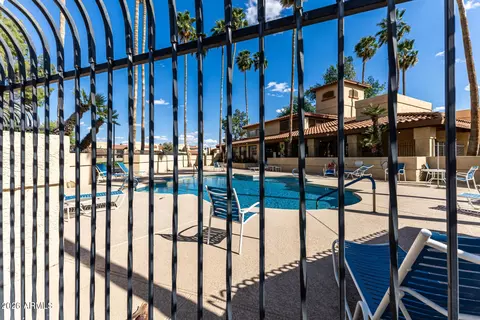 Exterior - 8231 N 21st Dr #E208, Phoenix, AZ 85021 photo 11 of 11