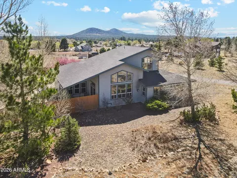 8405 N Remington Dr, Flagstaff, AZ 86004