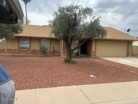4001 W Villa Rita Dr, Glendale, AZ 85308