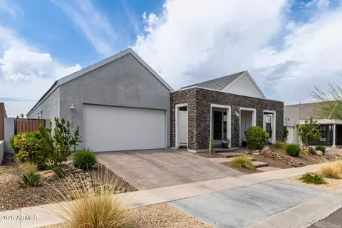 Exterior - 9818 S 7th Pl, Phoenix, AZ 85042 photo 2 of 14