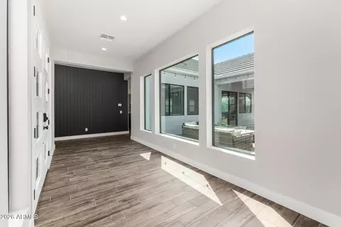 Entry Way - 9818 S 7th Pl, Phoenix, AZ 85042 photo 2 of 2