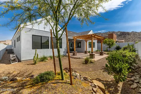 Exterior - 9818 S 7th Pl, Phoenix, AZ 85042 photo 10 of 14