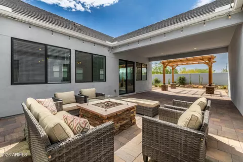Exterior - 9818 S 7th Pl, Phoenix, AZ 85042 photo 5 of 14