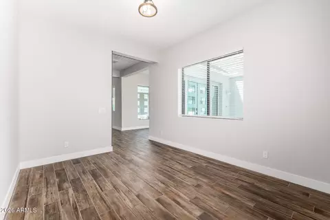 Living - 9818 S 7th Pl, Phoenix, AZ 85042 photo 5 of 7
