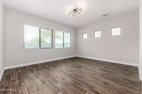 Living - 9818 S 7th Pl, Phoenix, AZ 85042 photo 6 of 7