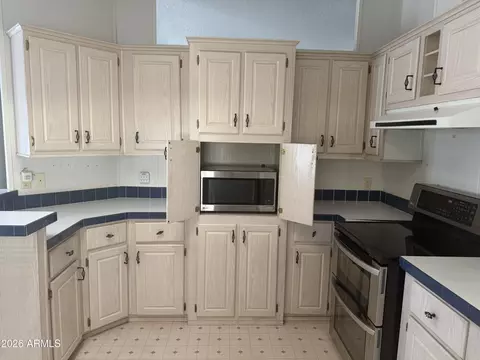 2208 W Baseline Ave #102, Apache Junction, AZ 85120